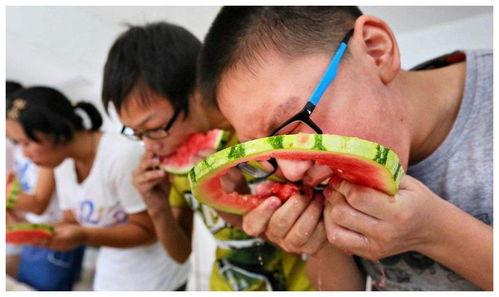 近期热门吃瓜照片,揭秘近期热门照片背后的故事