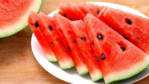 吃瓜4个视频,揭秘热门视频背后的热点事件